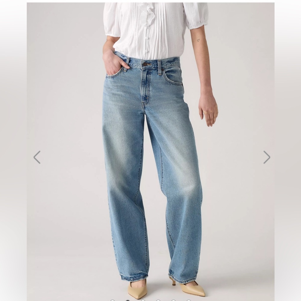 Levi’s baggy dad jeans light wash